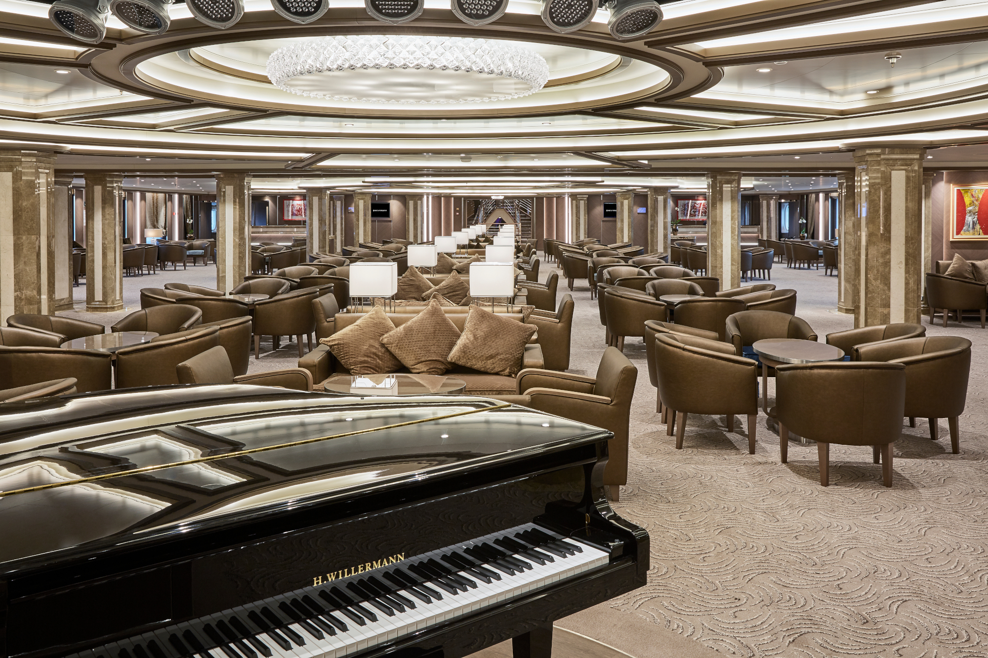 MyCruise Silversea Silver-Muse Offentlige-arealer Barer-lounger-atrium4